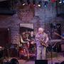 留尼汪爵士乐队在圣保罗的BB 's, Jazz, Blues, and soup演出. 路易斯,莫., in 2007. 从左至右依次是71届的迈克·基尔西、鲍勃·科比特、69届的迈克·斯卡沃托和71届的唐·卡森.